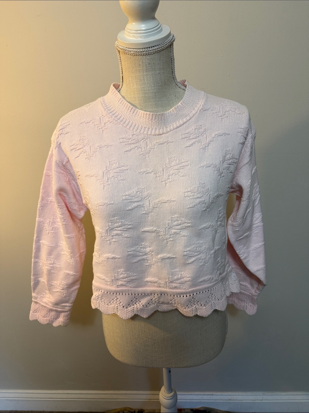 Vtg 80’s Soft Pink Scallop-Hem Women's Sweater Cropped Cottagecore Small